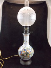 GEO MARTEL DESVRES LAMPE DE SALON GENRE A PETROLE DECOR DE CORNE D'ABONDANCE