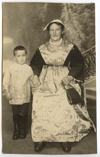 Portrait studio femme avec