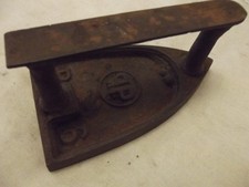 Ancien fer à repasser 