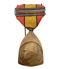 V24/12/25 (REF32108) Belle