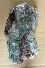 Certainement Minéral Dioptase avec quartz.