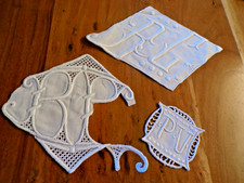 Lot de 3 Monogrammes brodés