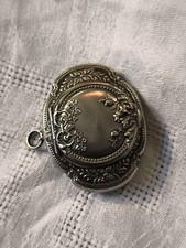 Ancienne broche  boite  avec