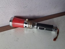 Lampe torche vintage à piles.