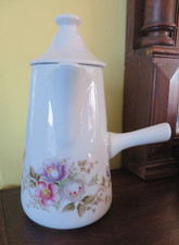 ancienne chocolatiere, cafetiere, porcelaine fleurie