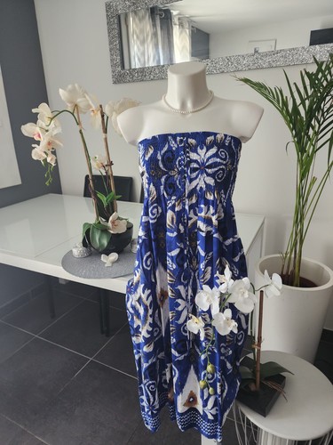 Une robe longue bustier - longue,