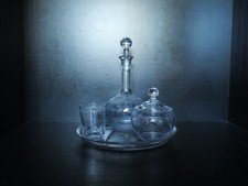 Service de nuit toilette carafe verre plateau cristal gravé Baccarat Louis xv 15