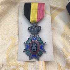 MASONIC Belgian KNIGHTS TEMPLAR award pin badge Ribbon Metal Crown Ribbon