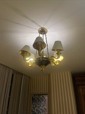 "Lustre à l'antique en bronze doré et patiné, époque Louis-Philippe, 1830-1840."