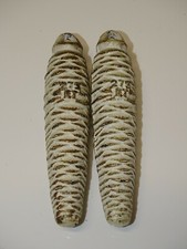 -BELLE PAIRE DE POIDS d'HORLOGE MURALE COUCOU de couleur BLANCHE marqués 275 ET