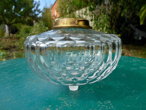 Ancien réservoir lampe à - ancien,