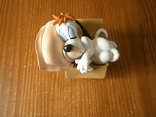 FIGURINE DROOPY DORMANT DANS SA CAISSE - TEX AVERY - DEMONS ET MERVEILLES