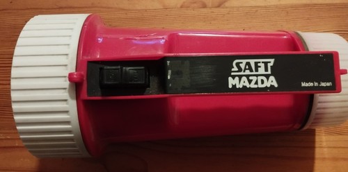 Une lampe torche saft mazda - lampe,