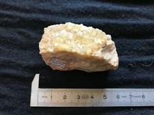 pierre FLUORINE JAUNE YELLOW FLUORITE christallisee 