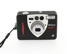 Nikon Nuvis V   format APS argentique /   Nikon zoom 22.5–66mm f/5.2–7.7