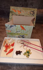 Ancien jeu de peche JJF - 2 cannes à Pêche - taches de mouches sur le couvercle