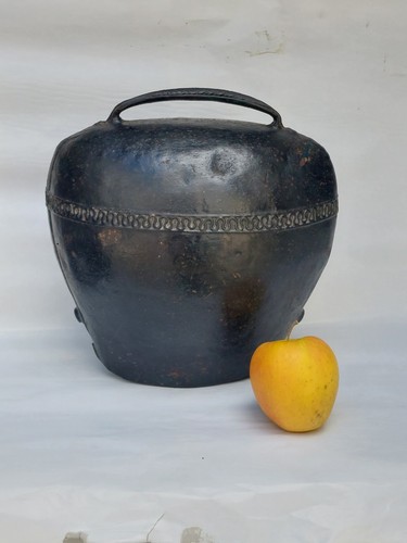 Ancienne très grosse cloche - ancienne,