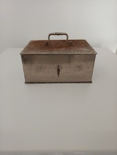 Ancien Coffre En Metal Vintage A Restaurer