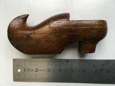 Petit sabot cachette. Mécanisme en bois.