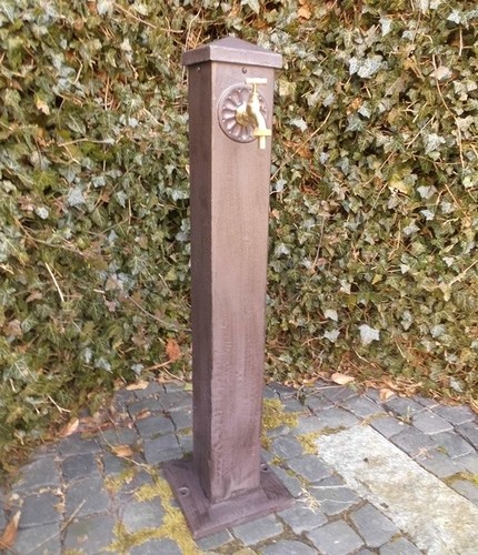 Fontaine sur pied colonne - sur,