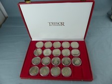 Lot de 19 médailles REVOLUTION FRANCAISE 1789 - 1799 dans coffret sous capsules