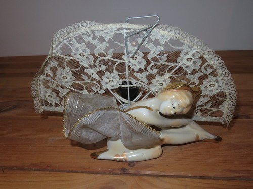 Belle petite lampe danseuse - petite,