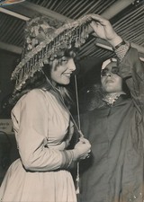 Danielle Dupré 1954 - Expo Arts Nord Africain Grand Magasin Chapeau - PR 1139