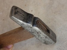 Très ancien marteau de menuisier , outil ancien 18°-19°