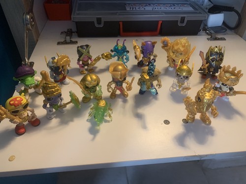 Toys treasure lot figurines - toys, x