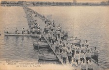 CPA 49 ANGERS / CONSTRUCTION D'UN PONT DE BATEAUX SUR LA LOIRE