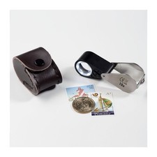 Loupe de bijoutier avec lampe