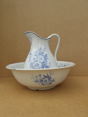 Ancien service toilette - ancien, de