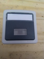 1 bouton  poussoir lumineux