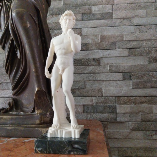 Statuette décorative - , en