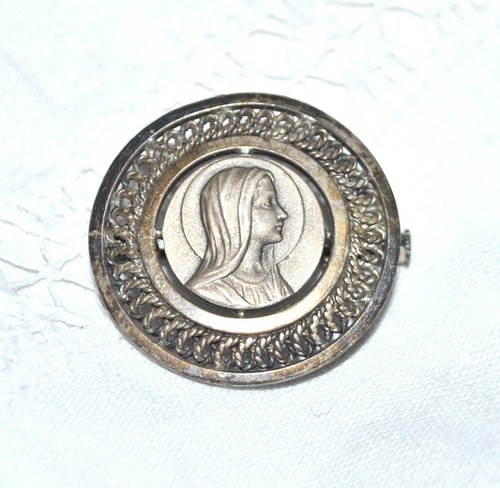 Broche médaillon ste odile - médaillon,