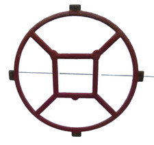 Fenêtre d'écurie à fronton