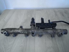 Rampe injection PEUGEOT 406