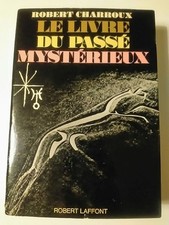 LIVRE DU PASSE MYSTERIEUX -