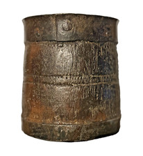 petite mesure en bois ferré