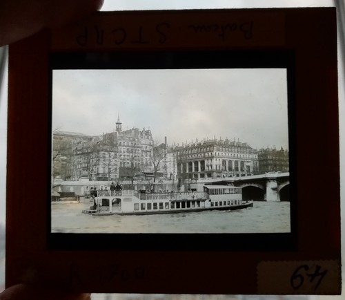 Bateau mouche p - mouche, vue