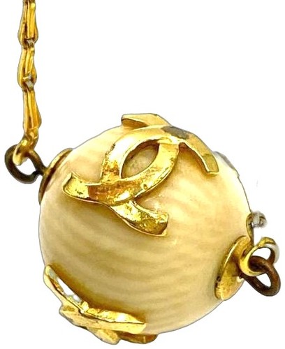 Collier pendentif boule logo