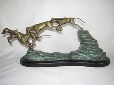 05J18 ANCIENNE STATUE EN