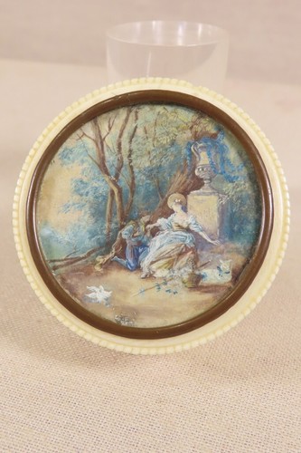 Ancienne jolie petite boite - jolie,