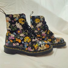 Dr. Martens Womens "AirWair"