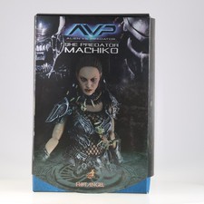Hot Toys She Predator Machiko