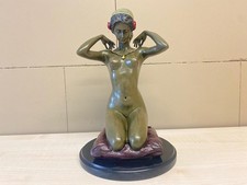 Sculpture  Femme nue avec