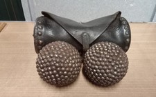 2 Ancienne boules de pétanque lyonnaise clouté