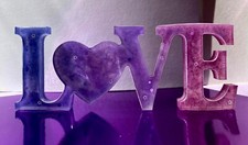 ResineDécoration à poser en résine époxy "love" dégradé de violet