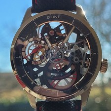 Superbe montre squelette Done