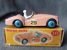 DINKY TOYS TRIUMPH TR2 N°111
